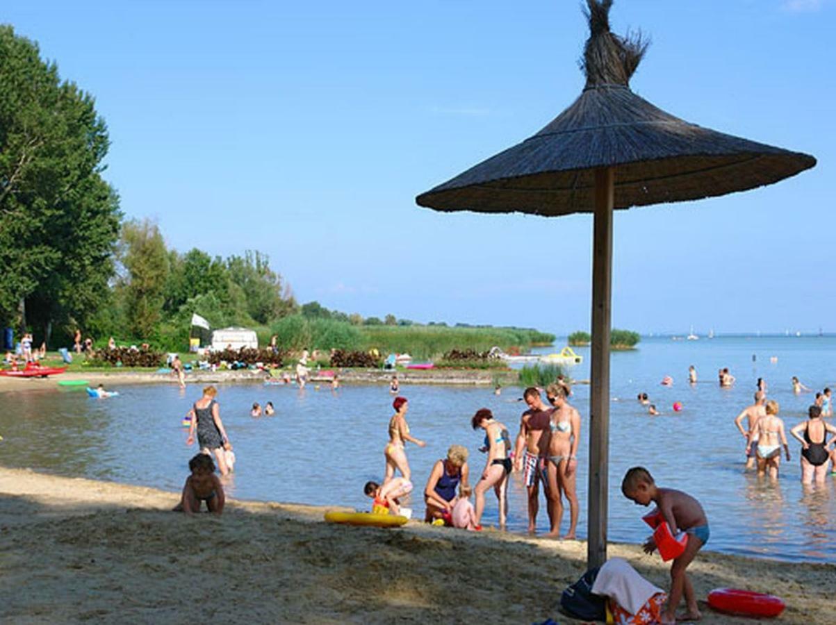 Joe Beach Apartman Keszthely Buitenkant foto